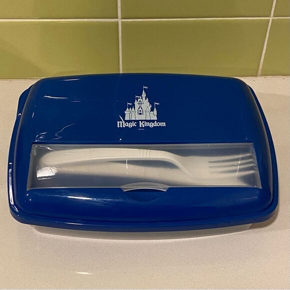 WDW/Magic Kingdom - Compartment Lunch Box with Utensils - Picture 2 of 6